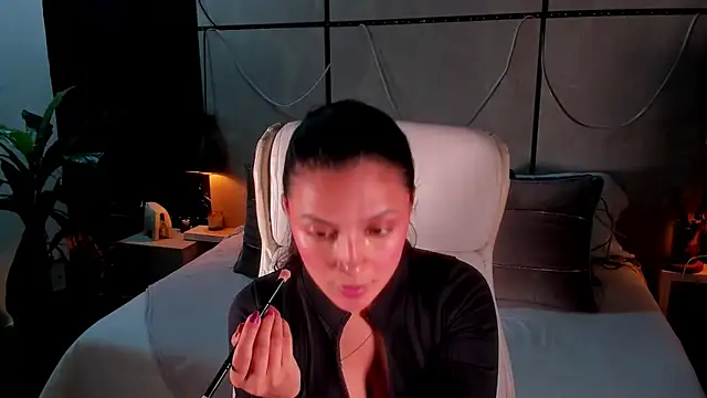 Gia Mazzon online show from 8, 4, 2026