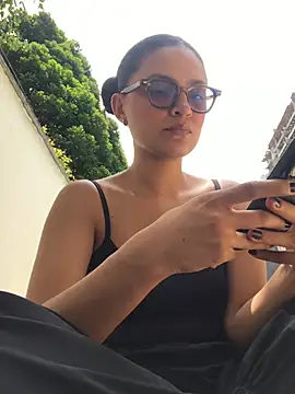 Gia Mazzon online show from 25, 6, 2026
