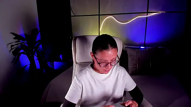 Gia Mazzon online show from 2, 2, 2026