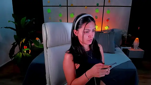 Gia Mazzon online show from 11, 3, 2025