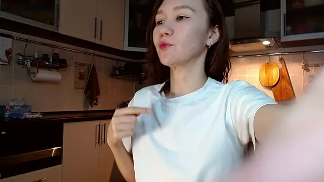 Kelly Yon online show from 13, 3, 2025