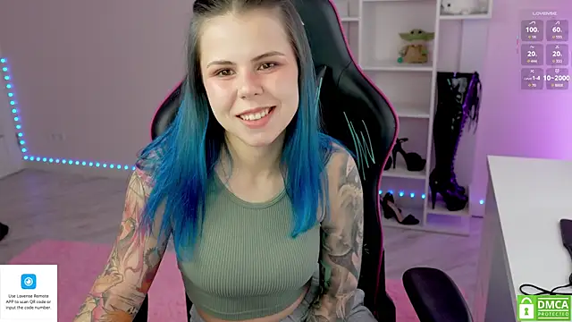 Latex Kitty online show from 13, 11, 2025