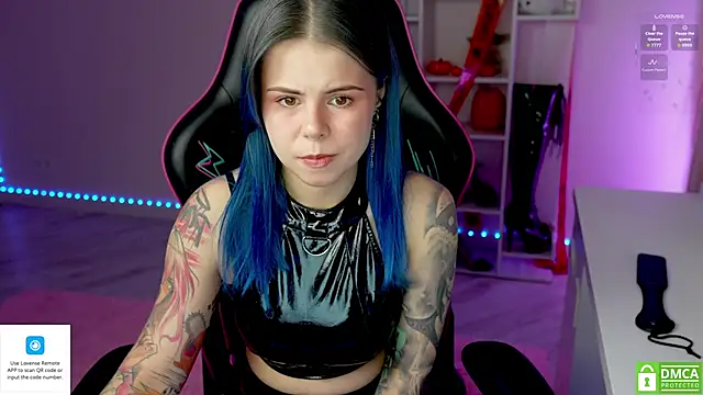 Latex Kitty online show from 8, 11, 2025