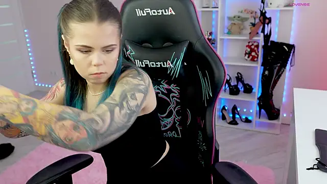 Latex Kitty online show from 3, 4, 2026