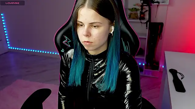 Latex Kitty online show from 6, 2, 2026