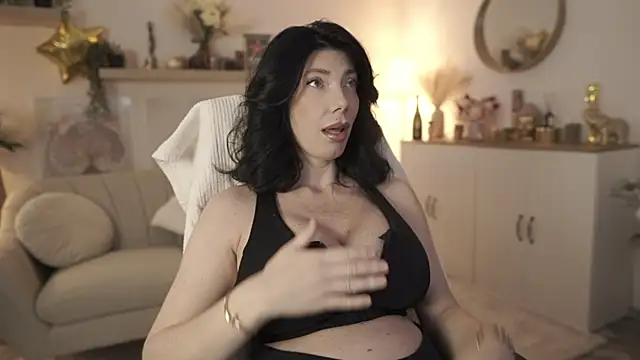 Snapshot of ViviRuth chatting on 1, 11, 2025 ViviRuth online show from 1, 11, 2025