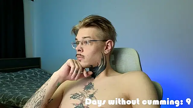 Snapshot of DENIS_HERE chatting on 28, 4, 2026 DENIS HERE online show from 28, 4, 2026