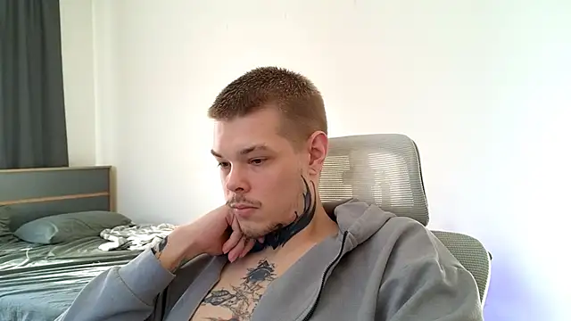 Snapshot of DENIS_HERE chatting on 5, 6, 2026 DENIS HERE online show from 5, 6, 2026
