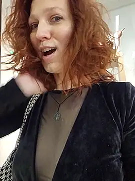 Exhibitionsplit online show from 3, 12, 2025