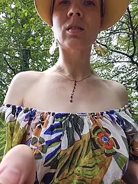 Exhibitionsplit online show from 4, 10, 2025