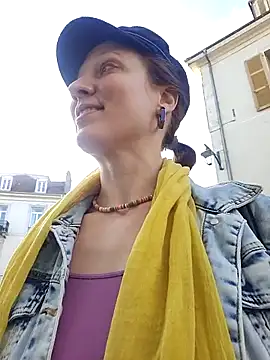 Exhibitionsplit online show from 5, 3, 2025