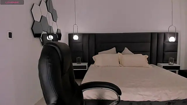 SussanElliot online show from 22, 10, 2025