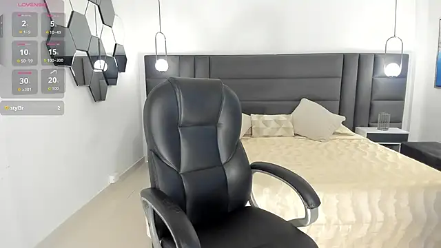 SussanElliot online show from 9, 9, 2025