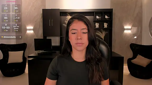 SussanElliot online show from 6, 10, 2025