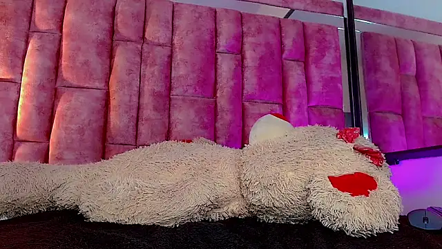 CoralineSweett online show from 26, 2, 2025