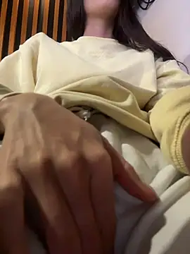 Snapshot of cristel_17 chatting on 4, 3, 2026 cristel 17 online show from 4, 3, 2026