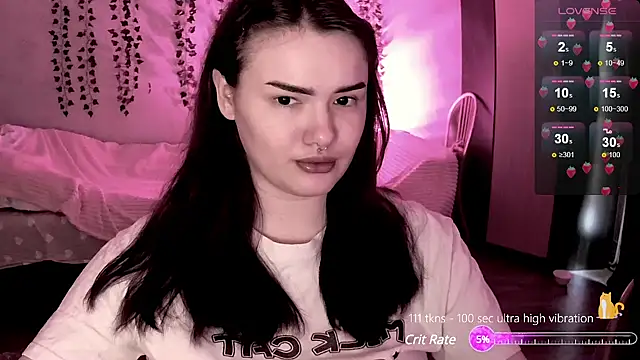 strawberry elfcat online show from 10, 12, 2024