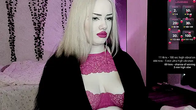 strawberry elfcat online show from 9, 4, 2026