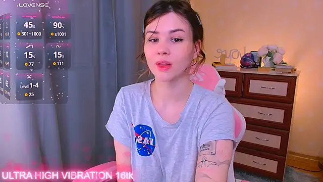 cutie mili online show from 6, 10, 2025