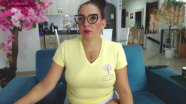 dakota johnson10 online show from 26, 10, 2025