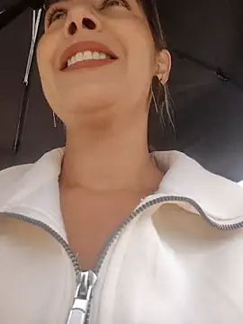 Snapshot of scarlett_moore chatting on 19, 4, 2026 scarlett moore online show from 19, 4, 2026