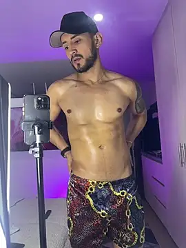 AxelKing1326 online show from 21, 12, 2025