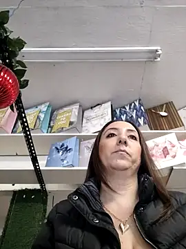 Mia Novikov online show from 4, 3, 2025