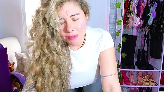 Tawny cox online show from 4, 3, 2025