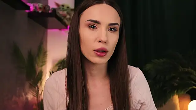 BabyYoda- online show from 6, 3, 2025