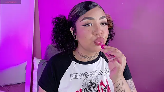 foxxy-lov3 online show from 19, 5, 2026