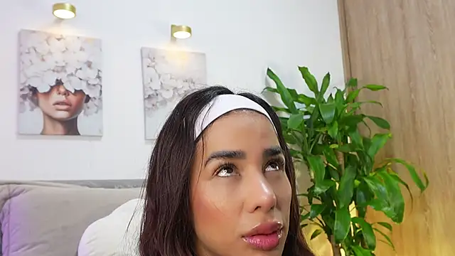 katie cruz online show from 25, 5, 2026