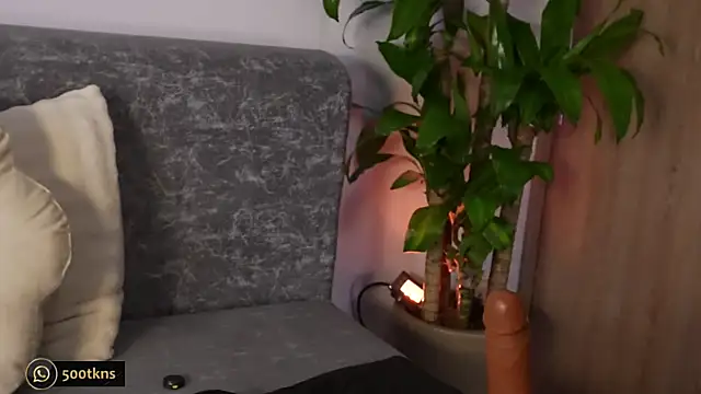 Snapshot of katie_cruz chatting on 5, 11, 2025 katie cruz online show from 5, 11, 2025