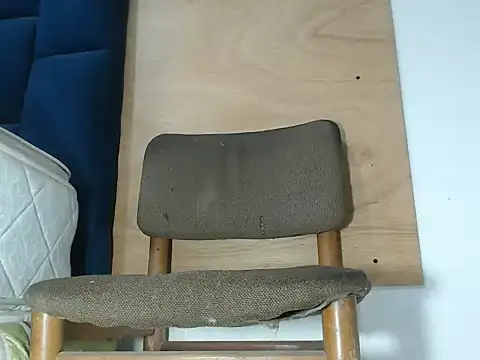 Thomson-black1 online show from 14, 4, 2026