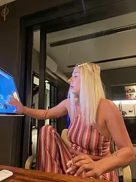 SexOnMyLvL online show from 13, 5, 2026