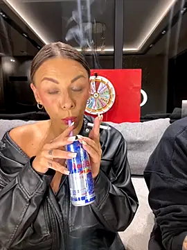 SexOnMyLvL online show from 10, 10, 2025