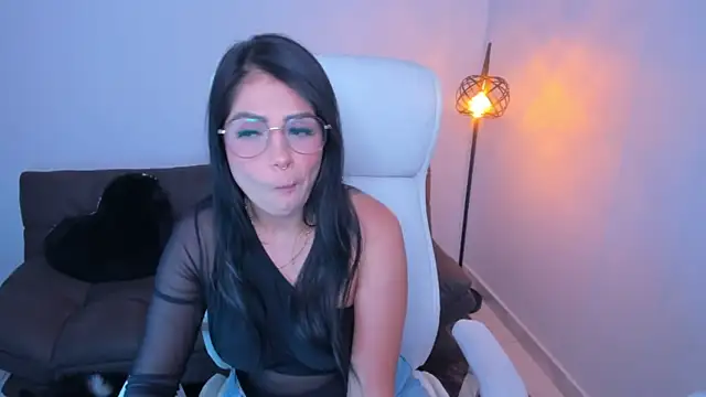 dominique21  online show from 19, 12, 2024