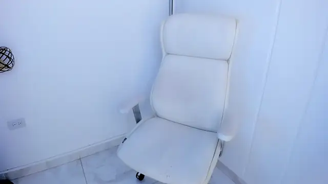 dominique21  online show from 13, 11, 2025