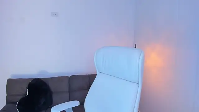 dominique21  online show from 15, 12, 2024