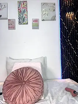 danisaenz  online show from 2, 10, 2025