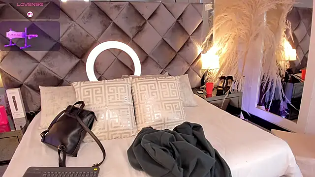 sofhiaa adaams online show from 26, 10, 2025