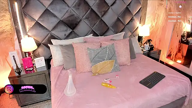 sofhiaa adaams online show from 10, 9, 2025