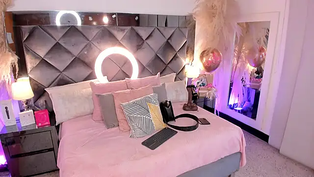 sofhiaa adaams online show from 2, 10, 2025