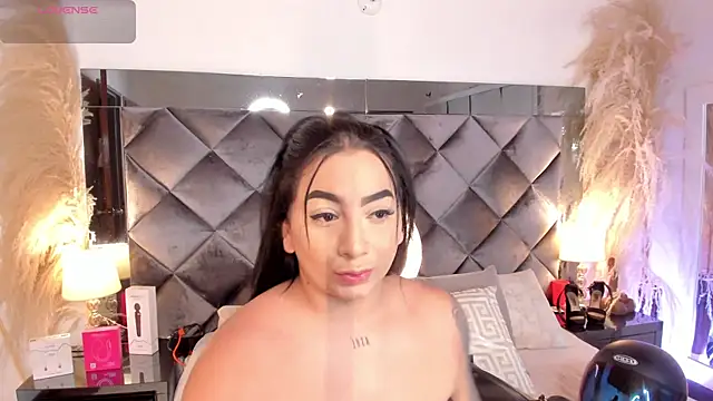 sofhiaa adaams online show from 1, 11, 2025