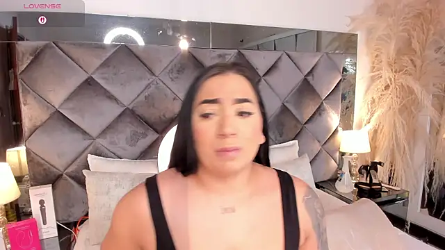 sofhiaa adaams online show from 18, 11, 2025