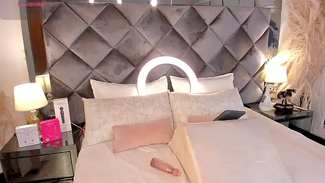 sofhiaa adaams online show from 19, 11, 2025