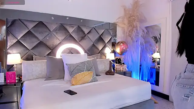 sofhiaa adaams online show from 7, 10, 2025