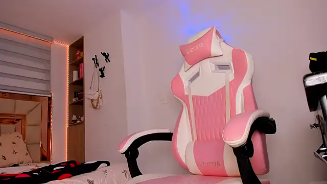 andreafernandz online show from 7, 3, 2026