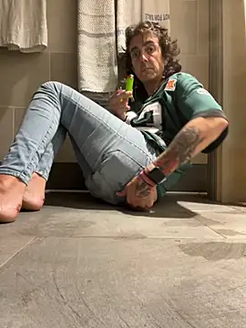 lookin4excitement23 online show from 27, 9, 2025