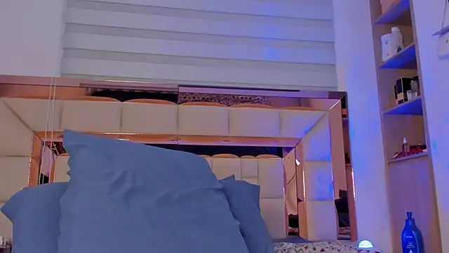 violetta-brown1 online show from 1, 3, 2025