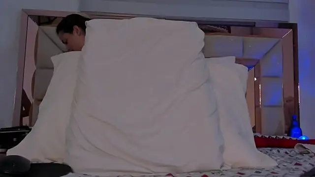 violetta-brown1 online show from 29, 1, 2025